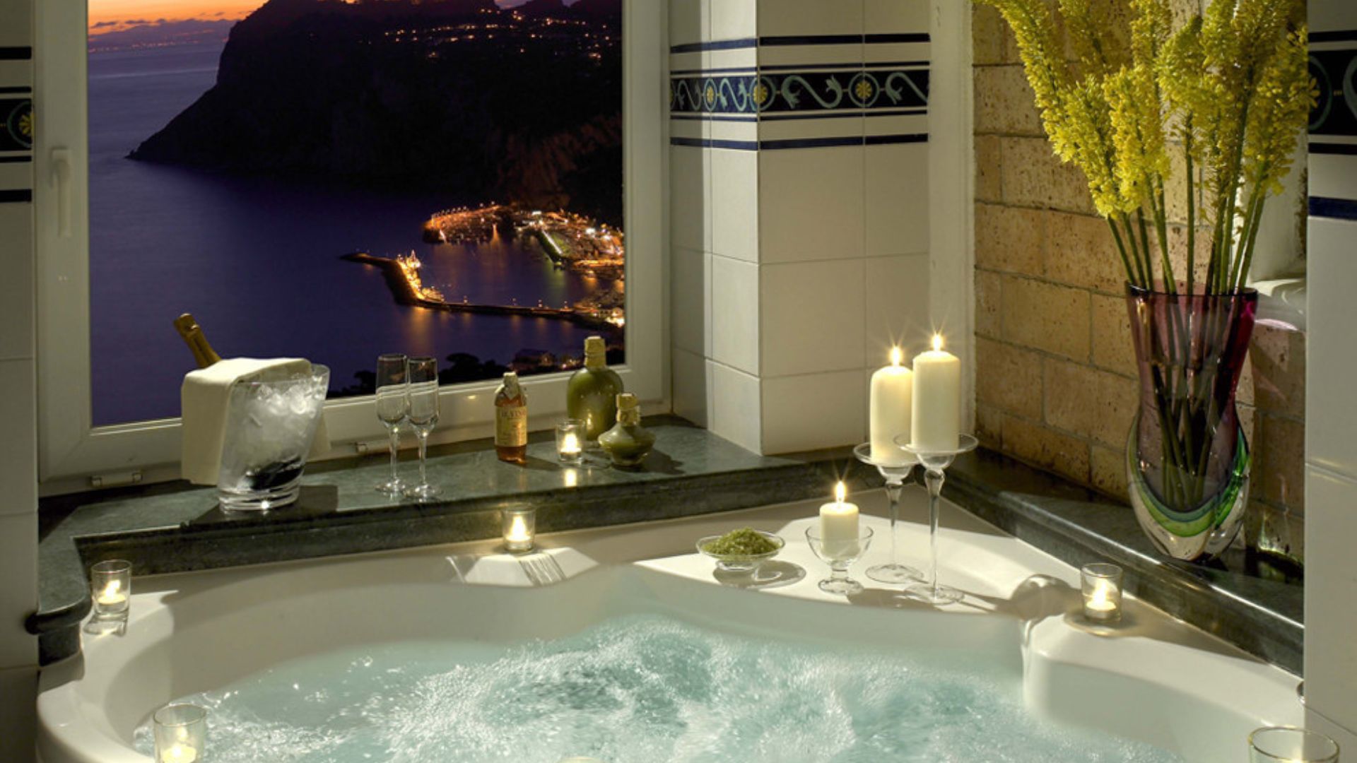 How to Create a Luxurious Retreat with a Jacuzzi Whirlpool Bath 