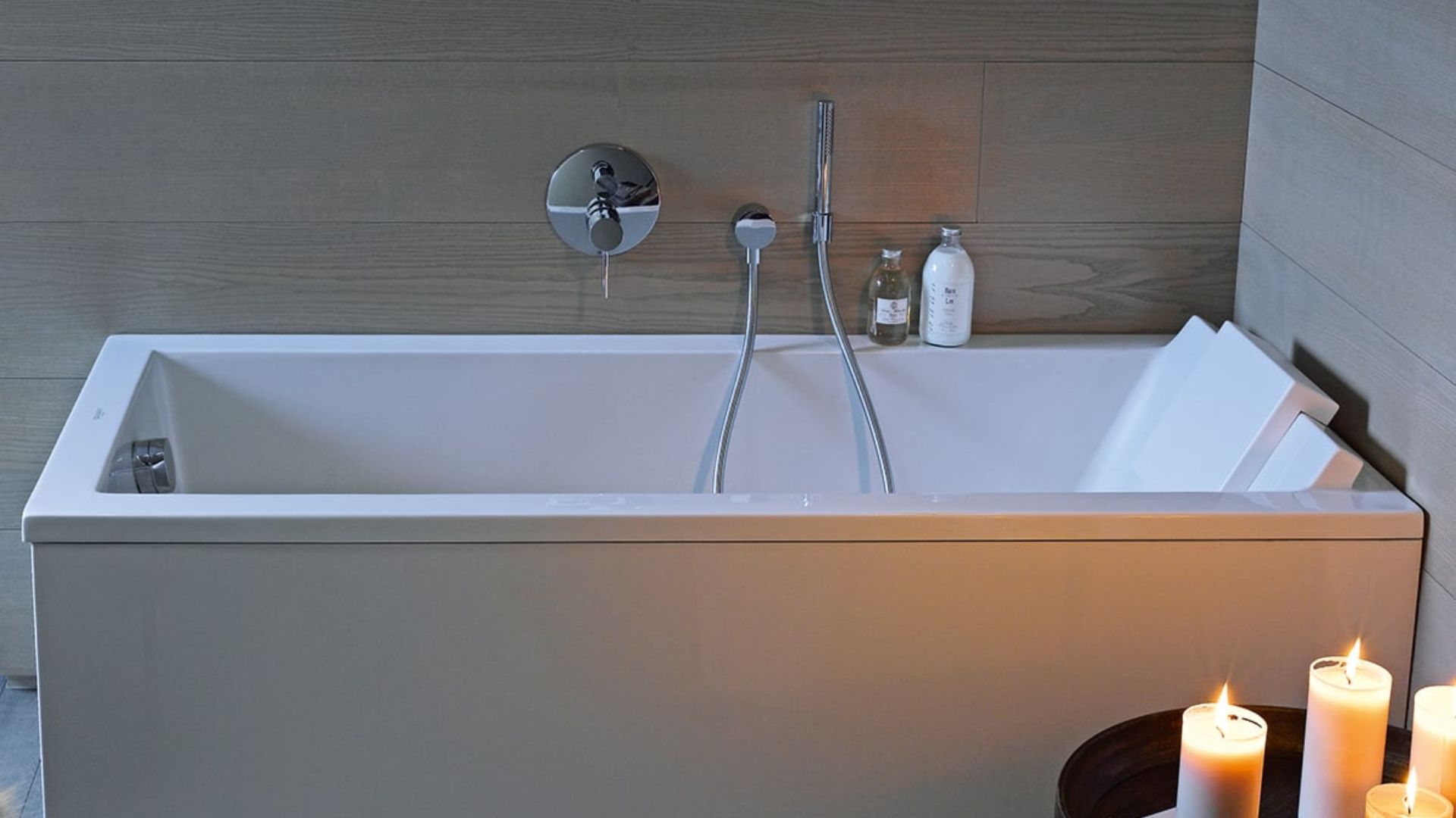 What Are the Advantages of a Rectangular Bathtub with Panel?